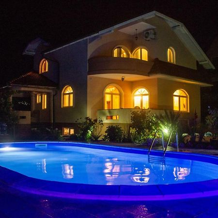 Villa Katarina With Pool Μπάνια Λούκα Εξωτερικό φωτογραφία
