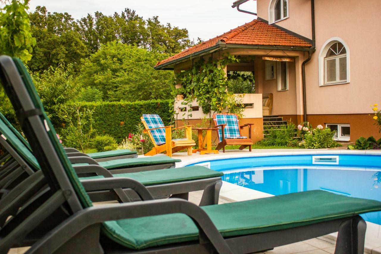 Villa Katarina With Pool Μπάνια Λούκα Εξωτερικό φωτογραφία
