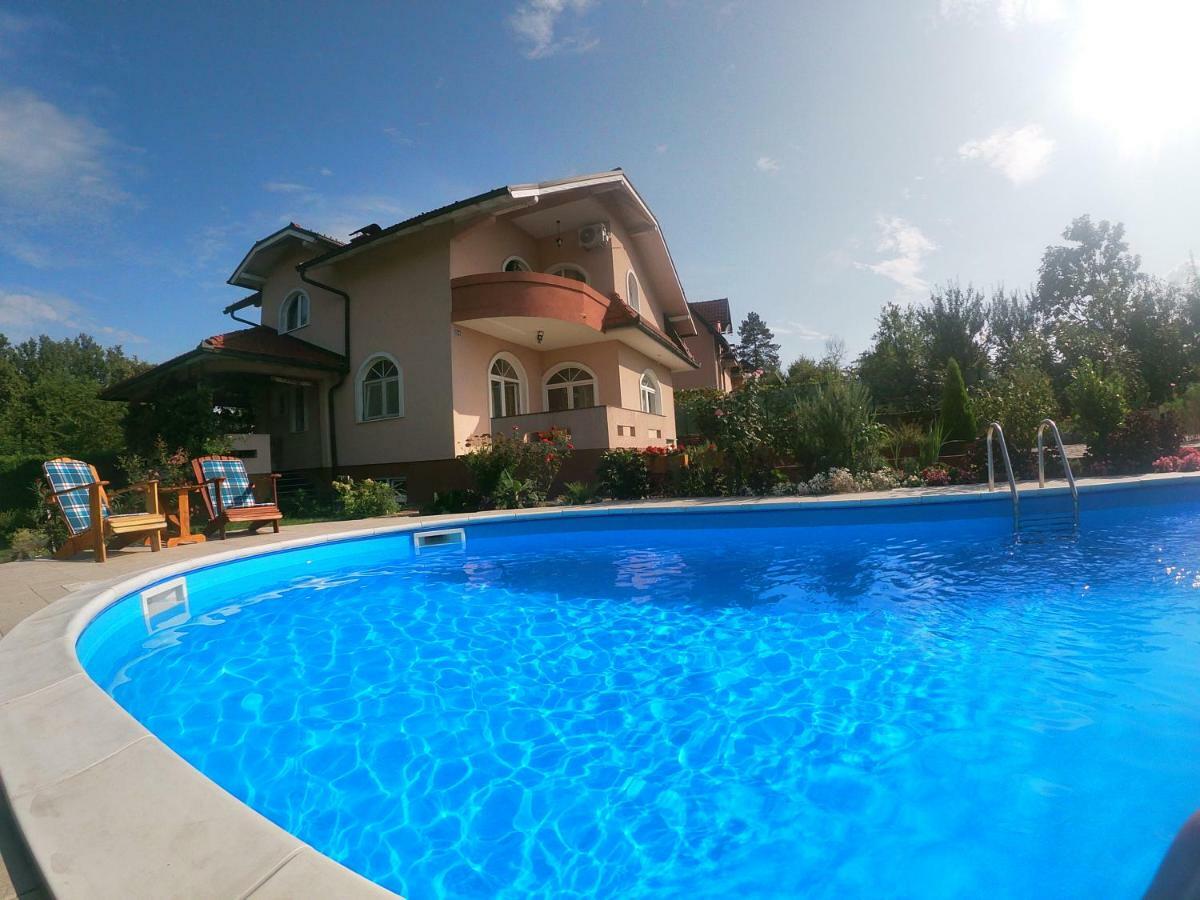 Villa Katarina With Pool Μπάνια Λούκα Εξωτερικό φωτογραφία